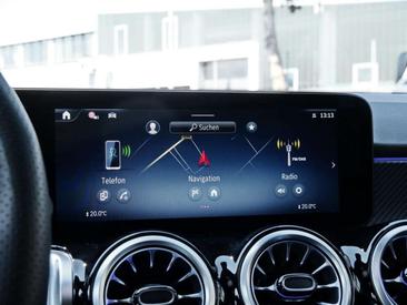 Mercedes GLB 250 Night Edition — photo 15