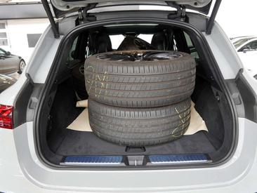 Mercedes EQS 500 AMG Line — photo 11