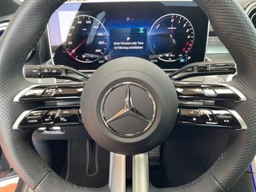 Mercedes Classe C 300 Night Edition — photo 12