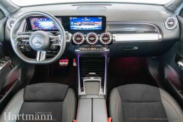 Mercedes GLB 200 Night Edition — photo 8