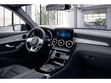 Mercedes GLC 200 Night Edition — photo 10