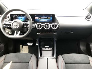 Mercedes GLA 250 Night Edition — photo 4