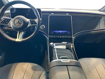 Mercedes EQE 350 — photo 10