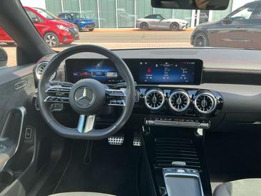 Mercedes CLA 200 Night Edition — photo 10