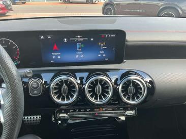 Mercedes CLA 200 Night Edition — photo 14