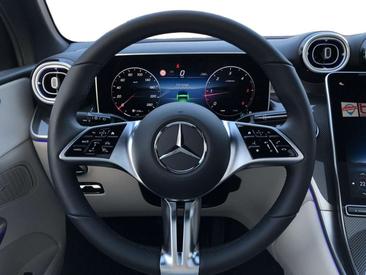 Mercedes GLC 220 — photo 10