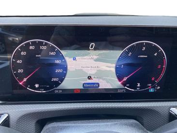Mercedes CLA 200 — photo 8