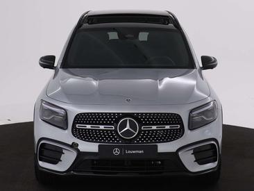 Mercedes GLB 180 Night Edition — photo 23