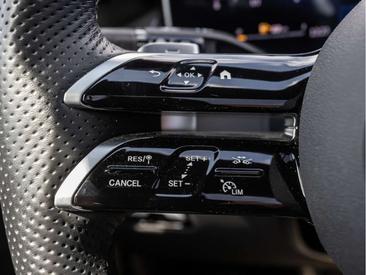 Mercedes GLC 300 Night Edition — photo 20