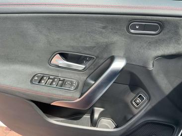 Mercedes CLA 200 Night Edition — photo 20