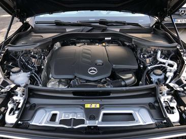 Mercedes GLC 220 — photo 16