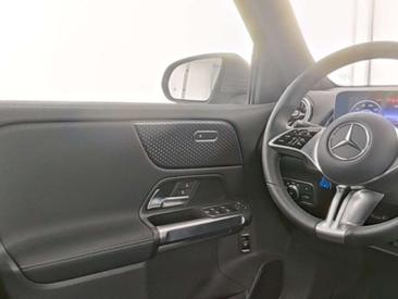 Mercedes EQB 250 — photo 9