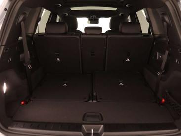 Mercedes GLB 180 Night Edition — photo 32