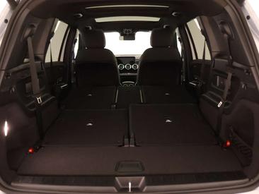 Mercedes GLB 180 Night Edition — photo 33