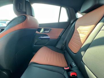 Mercedes GLC 200 Night Edition — photo 26