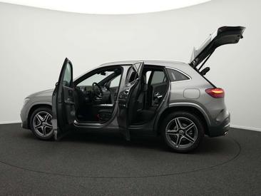 Mercedes GLA 180 AMG Line — photo 16