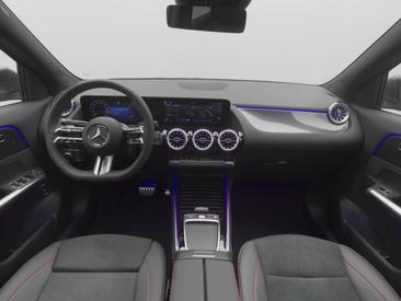 Mercedes GLA 180 AMG Line — photo 18