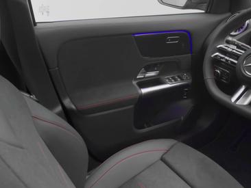 Mercedes GLA 180 AMG Line — photo 22