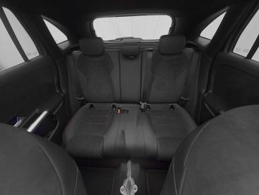 Mercedes GLA 180 AMG Line — photo 23