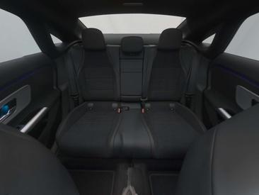 Mercedes CLA 180 AMG Line — photo 23