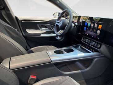 Mercedes CLA 220 AMG Line — photo 9