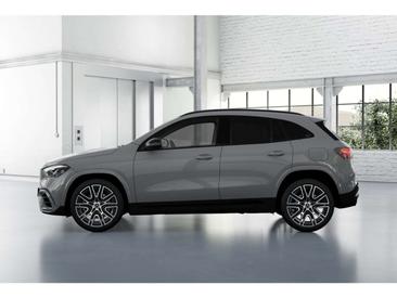 Mercedes GLA 200 AMG Line — photo 3