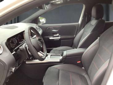 Mercedes GLA 200 Night Edition — photo 4