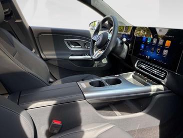 Mercedes CLA 200 — photo 9