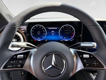 Mercedes CLA 200 — photo 11