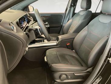 Mercedes GLA 180 AMG Line — photo 10