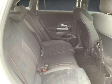 Mercedes GLA 200 Night Edition — photo 11