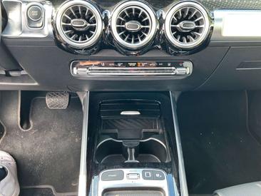 Mercedes EQB 250 — photo 10