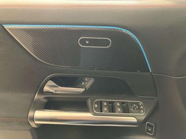 Mercedes GLA 180 AMG Line — photo 13
