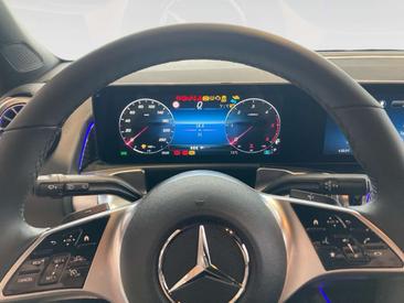Mercedes GLB 200 Progressive — photo 11