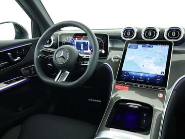 Mercedes GLC 300 — photo 10