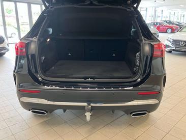 Mercedes GLA 180 AMG Line — photo 17