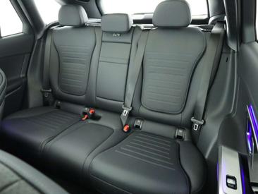 Mercedes GLC 300 — photo 18