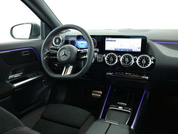 Mercedes GLA 200 — photo 10