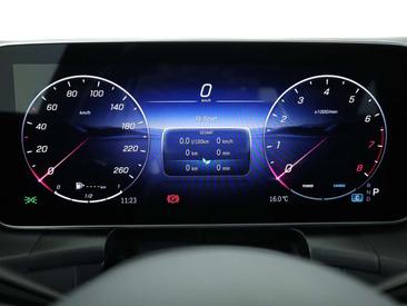 Mercedes GLC 300 — photo 12