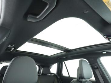 Mercedes GLC 300 — photo 21