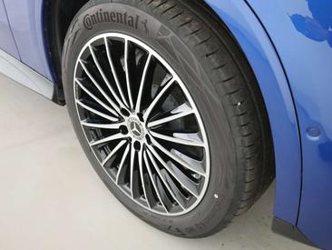 Mercedes GLC 300 — photo 22
