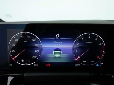 Mercedes GLA 200 — photo 12