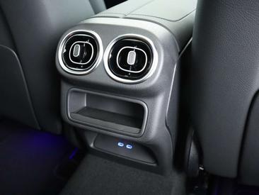 Mercedes GLC 300 — photo 24