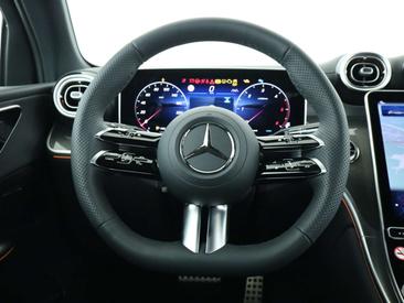 Mercedes GLC 220 — photo 11