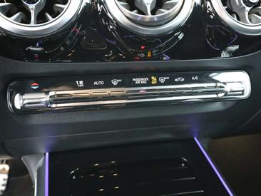 Mercedes GLA 200 — photo 14