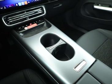 Mercedes CLA 180 — photo 15