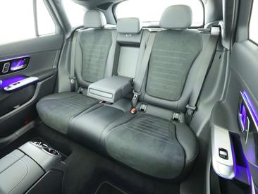 Mercedes GLC 300 — photo 18