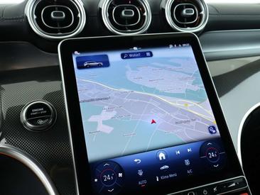 Mercedes GLC 220 — photo 13