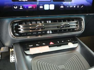 Mercedes CLA 200 — photo 14