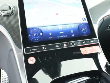 Mercedes GLC 220 — photo 14